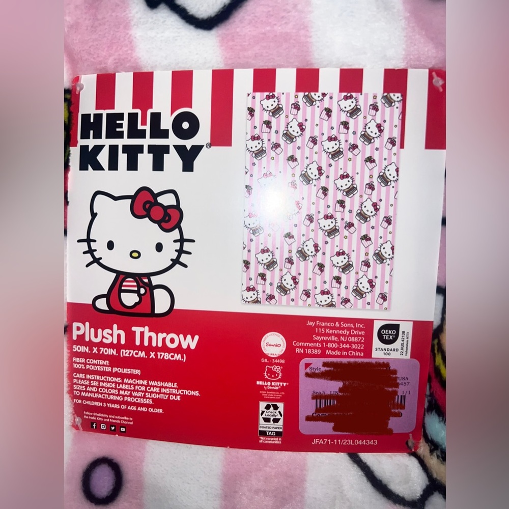 Hello Kitty Hamburger Blanket 🍟